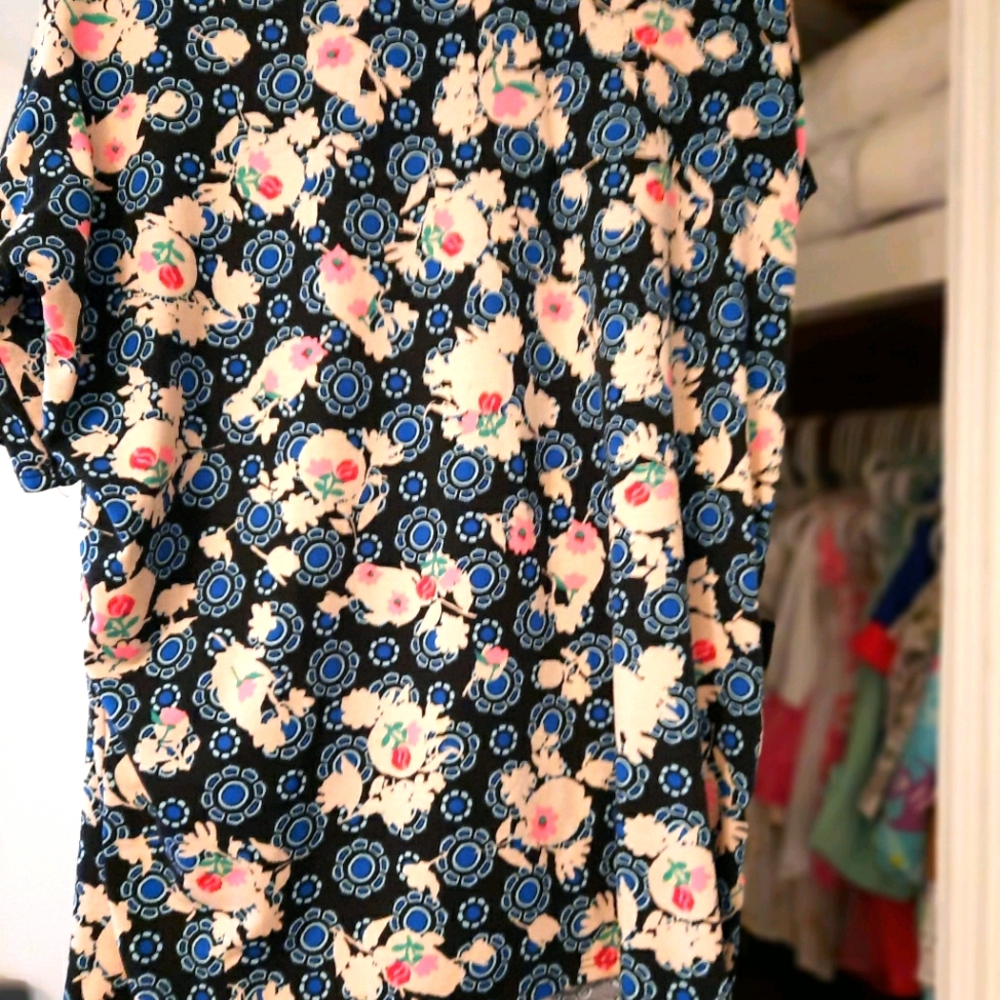 Lularoe top